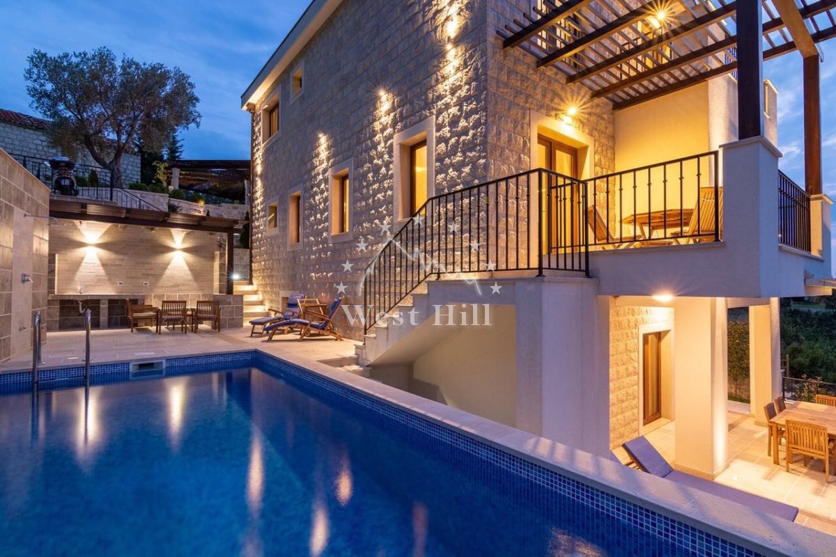Villa for Sale in Rezevici, Budva, Montenegro - Object 4465