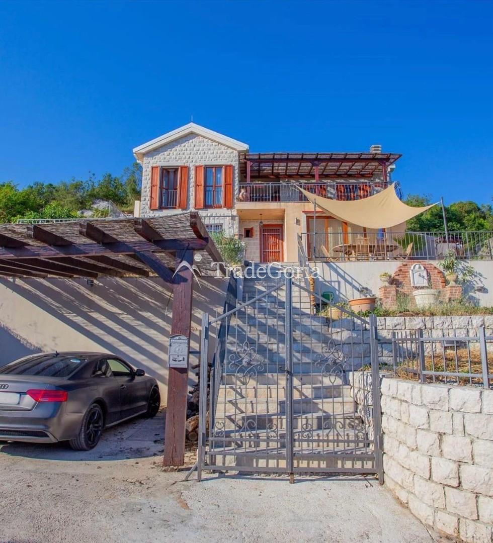 Kamena vila sa panoramskim pogledom na more u Žagori