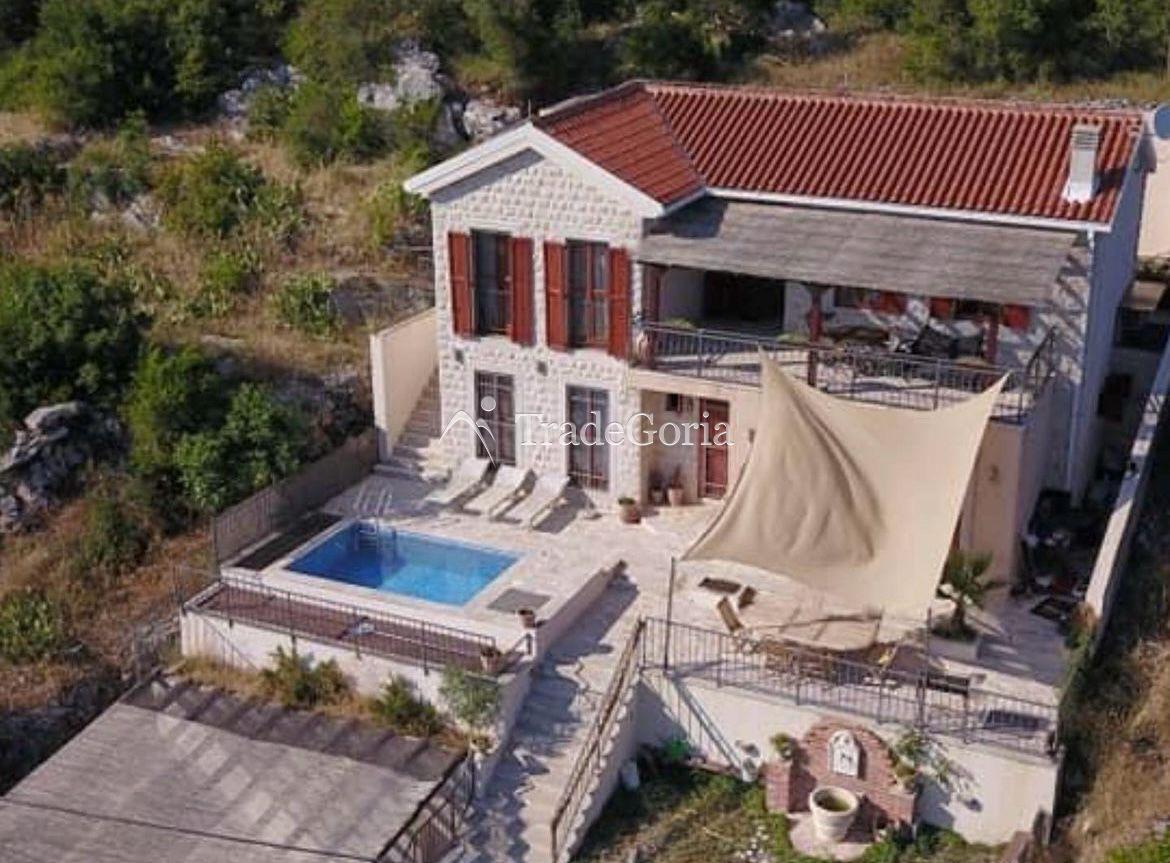 Kamena vila sa panoramskim pogledom na more u Žagori