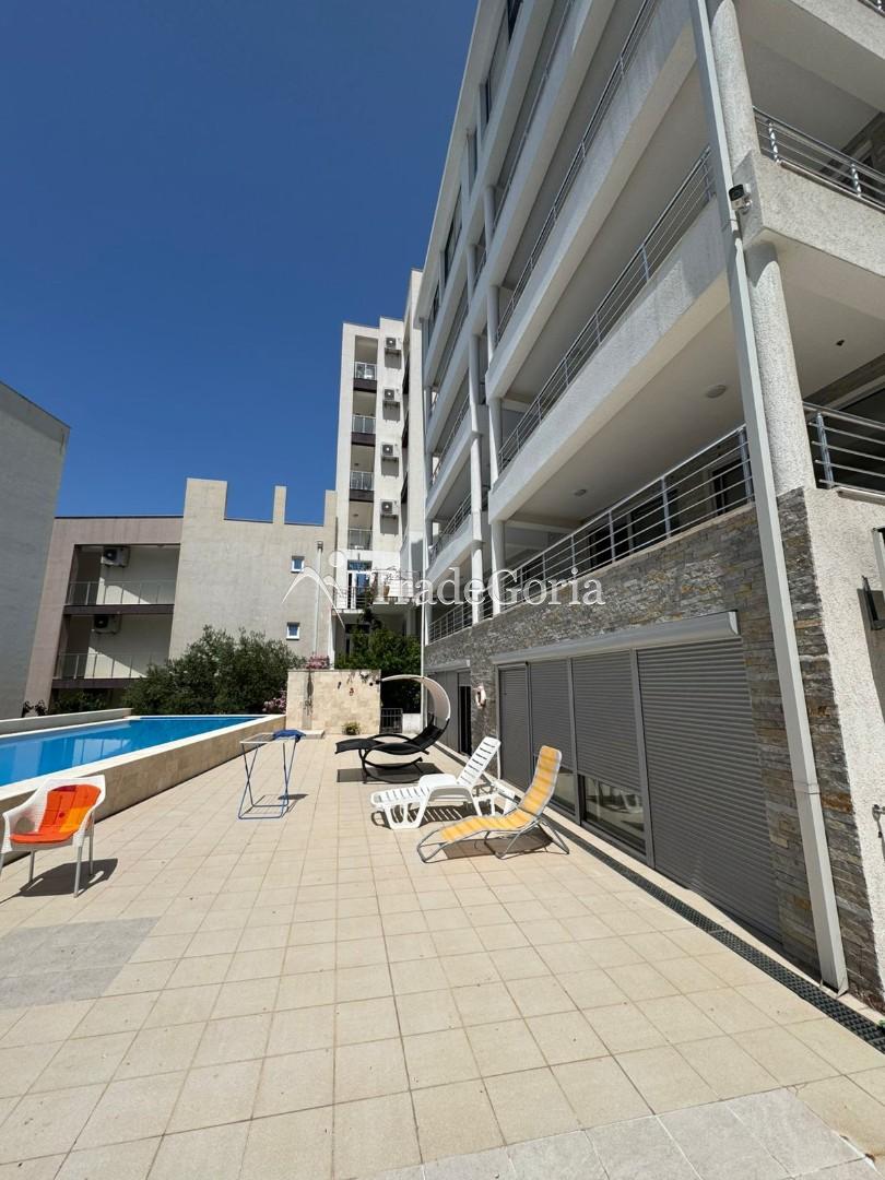 Apartment with 2 Bedrooms by the Sea in Dobra Voda with Pool