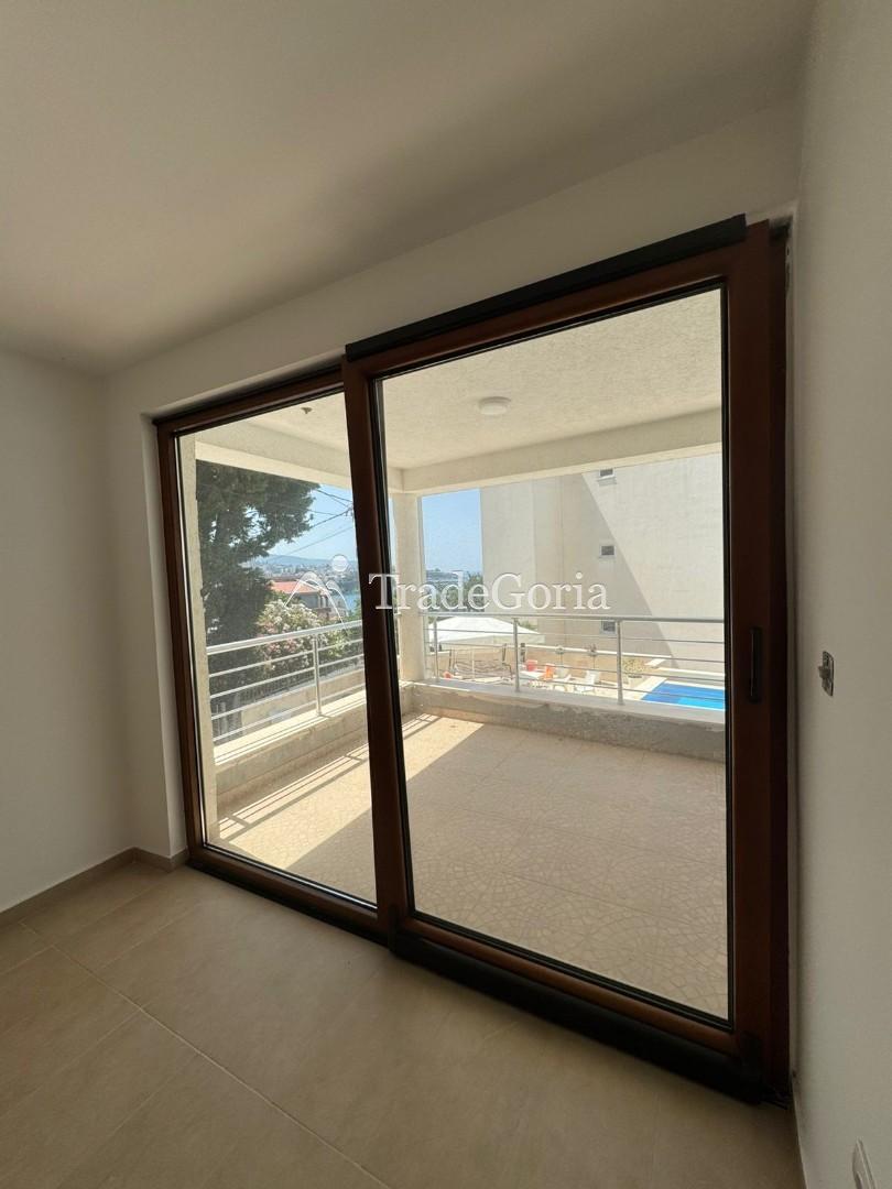 Apartment with 2 Bedrooms by the Sea in Dobra Voda with Pool