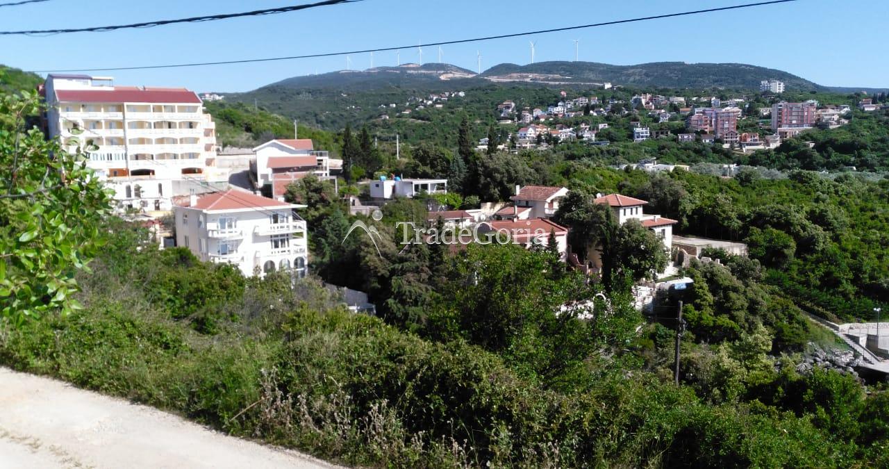 Two plots for sale in Uteha