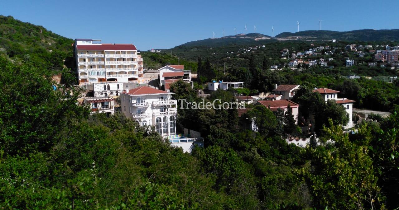 Two plots for sale in Uteha