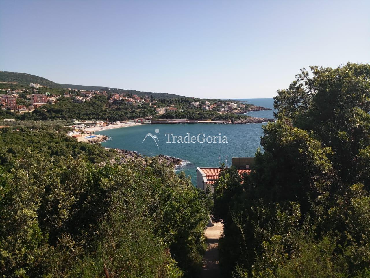 Two plots for sale in Uteha