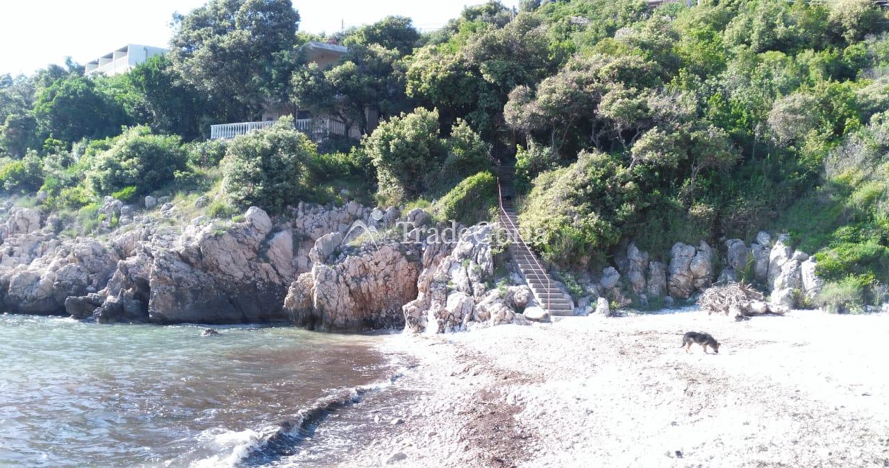 Two plots for sale in Uteha