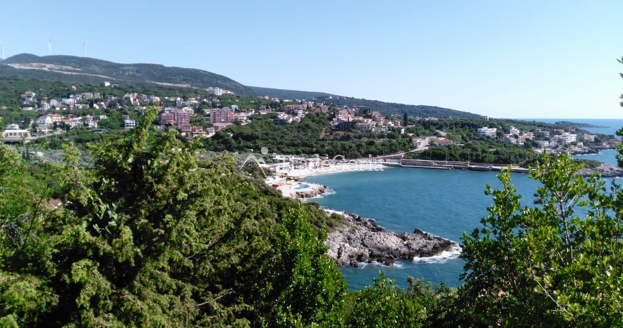 Two plots for sale in Uteha