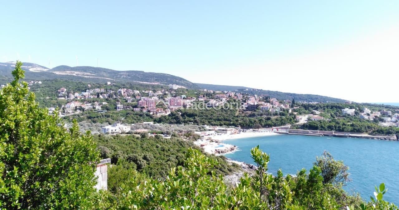 Two plots for sale in Uteha