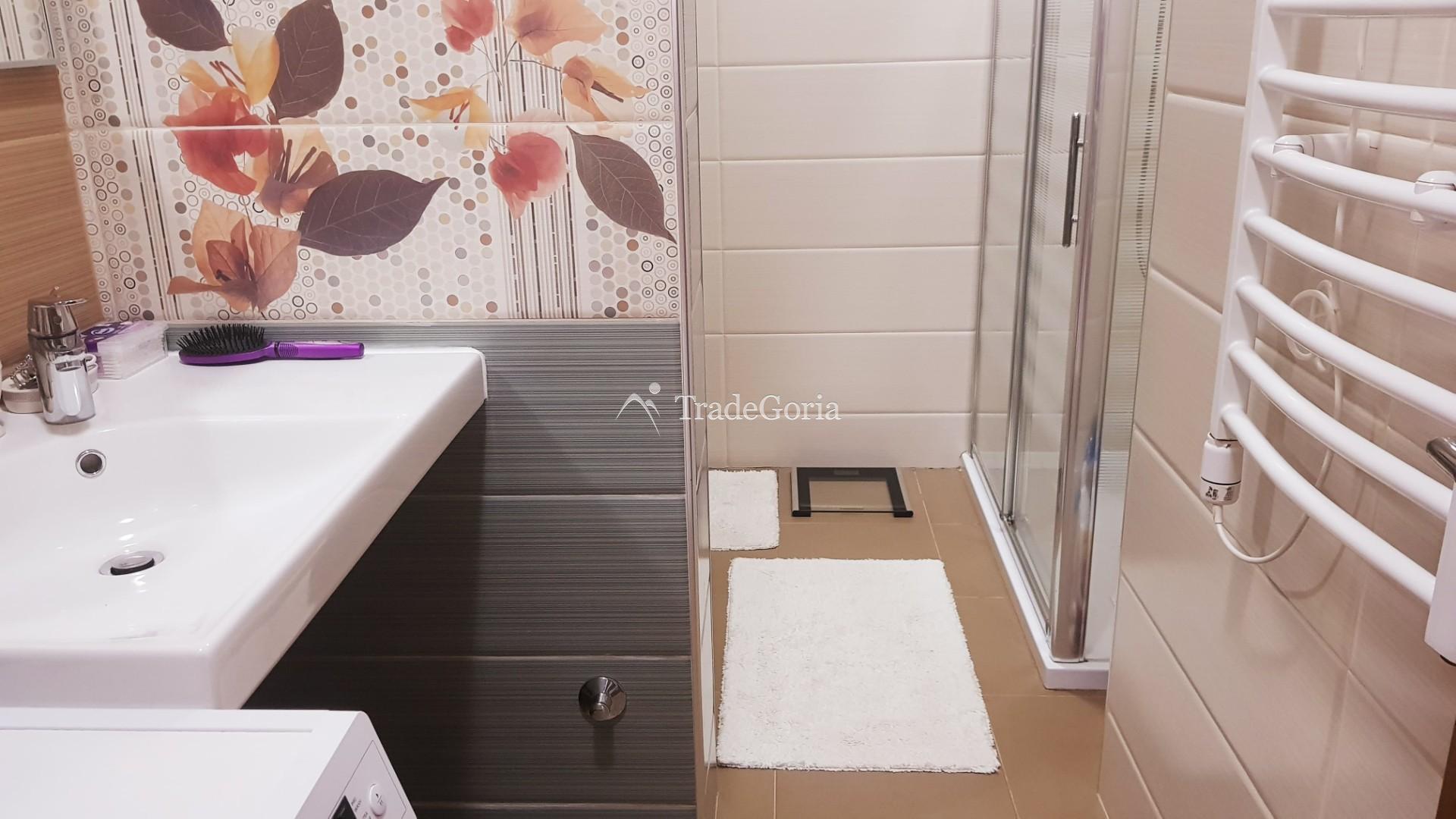 Verkauf einer großen Wohnung mit 2 Garageplätzen in Good Waters
