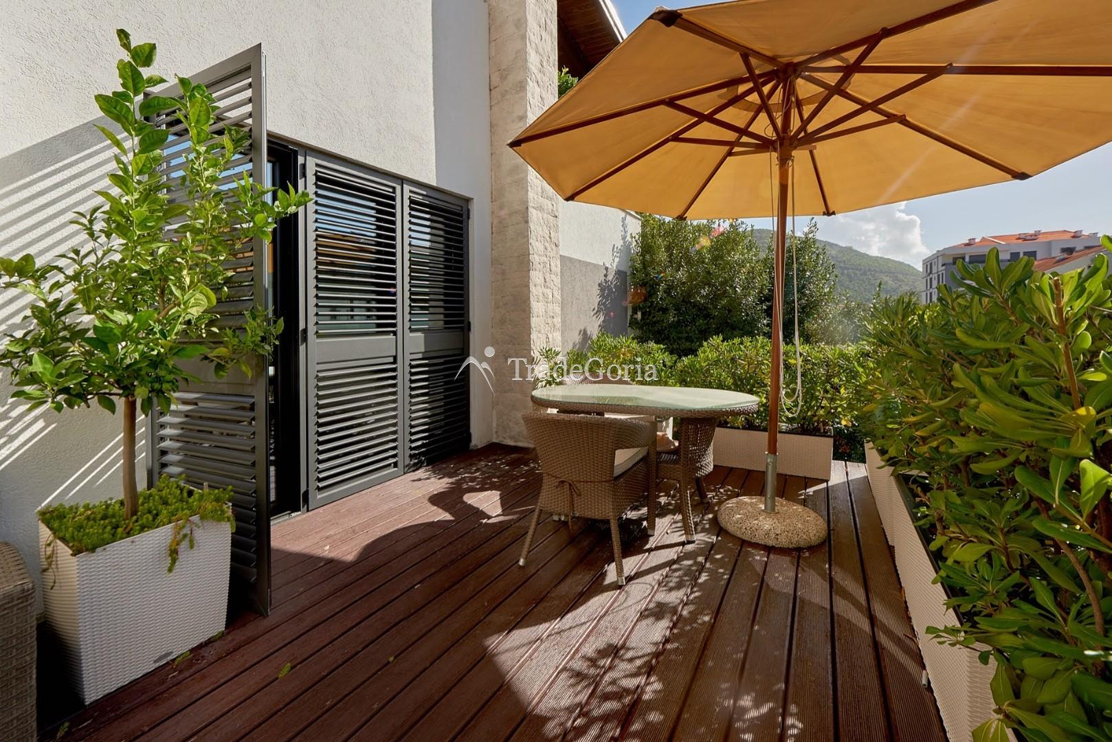Sale of a complex of two modern villas in Budva