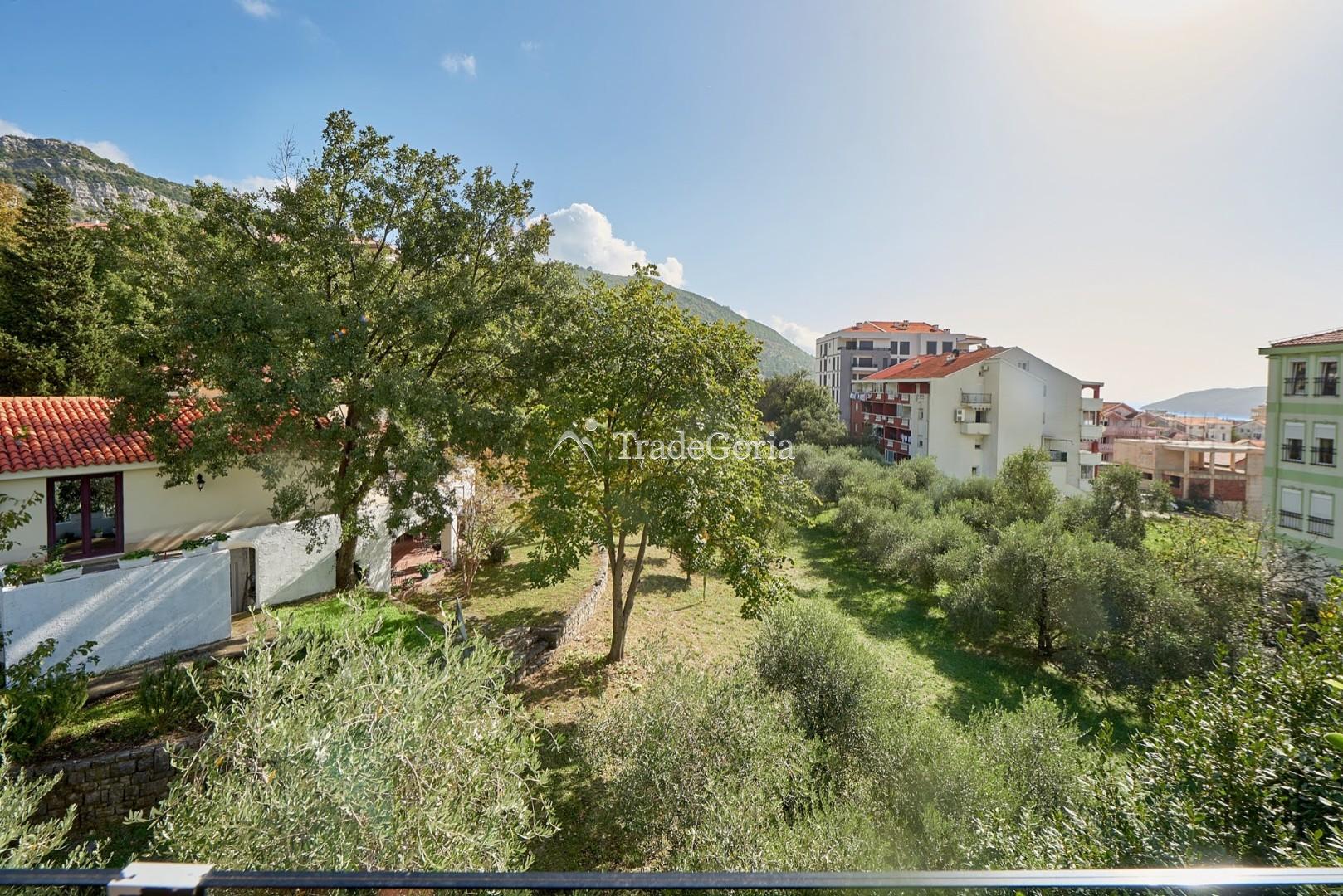 Sale of a complex of two modern villas in Budva