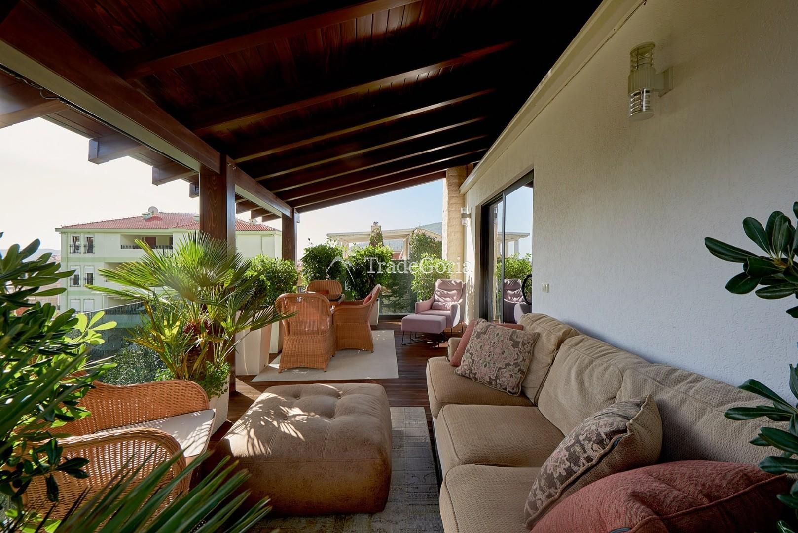 Sale of a complex of two modern villas in Budva