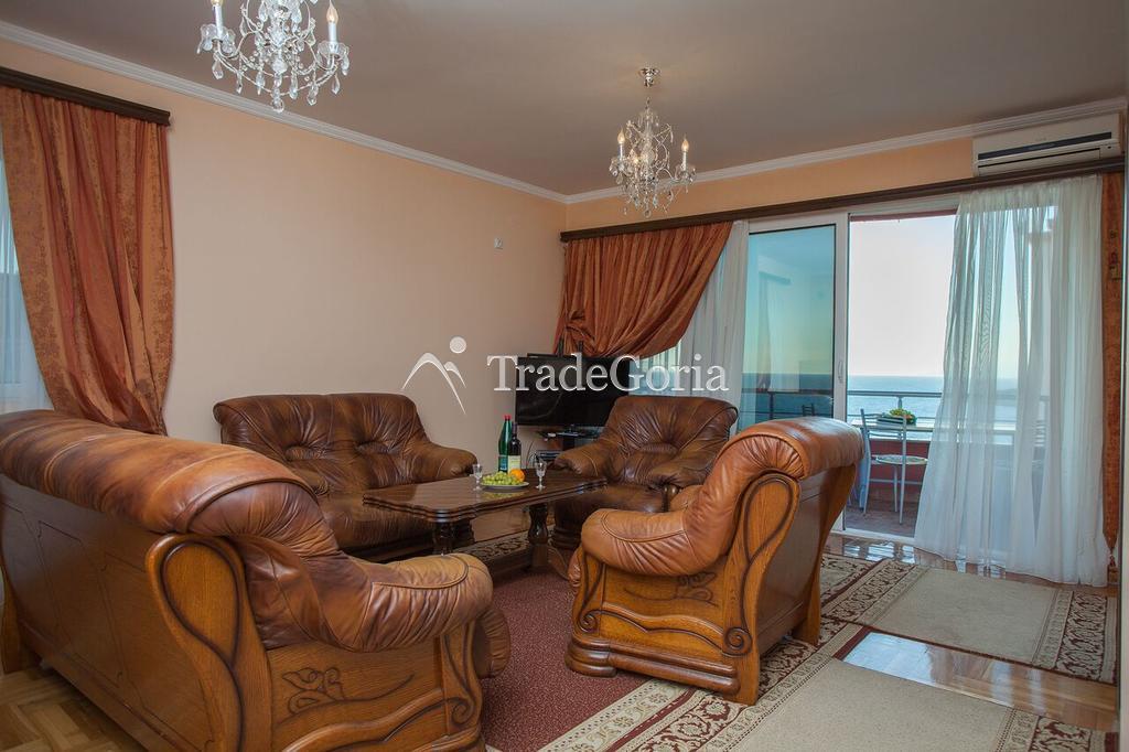 Sale of apartment in the quiet and cozy village of Uteha on the Bar Riviera.