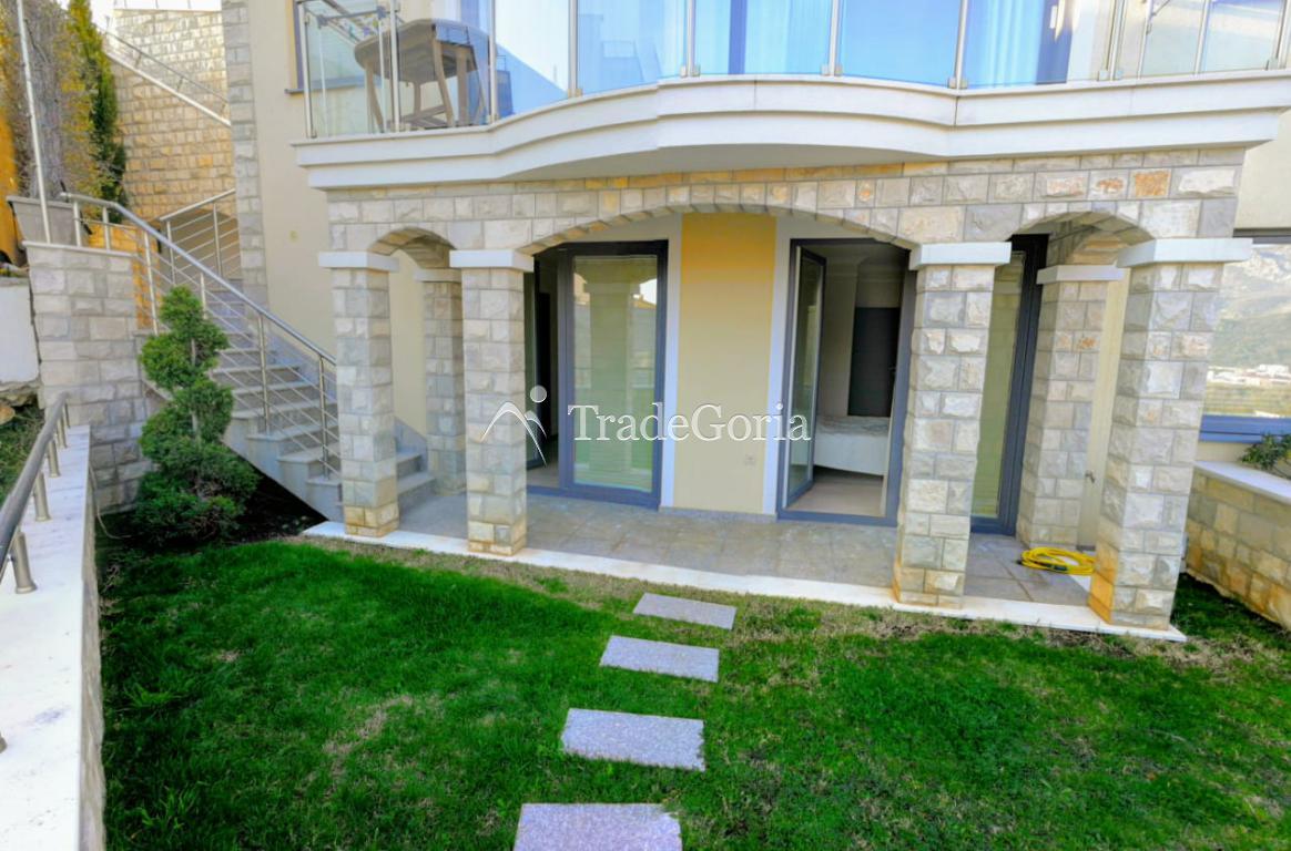 Продажа пентхауса в элитном комплексе в Бечичи, Будва - 375.000 евро.