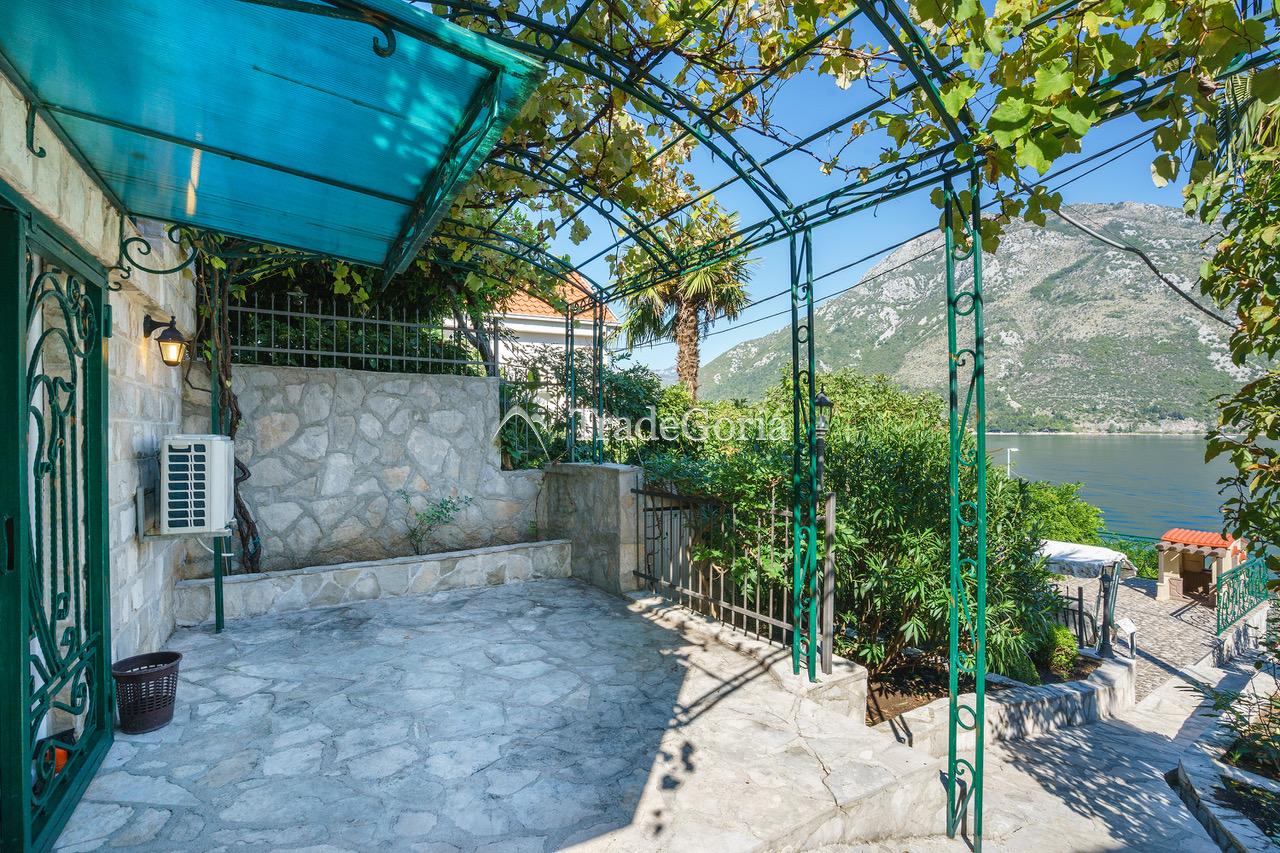 Verkauf einer Villa in Stoliv 300 m2 - 650.000 Euro