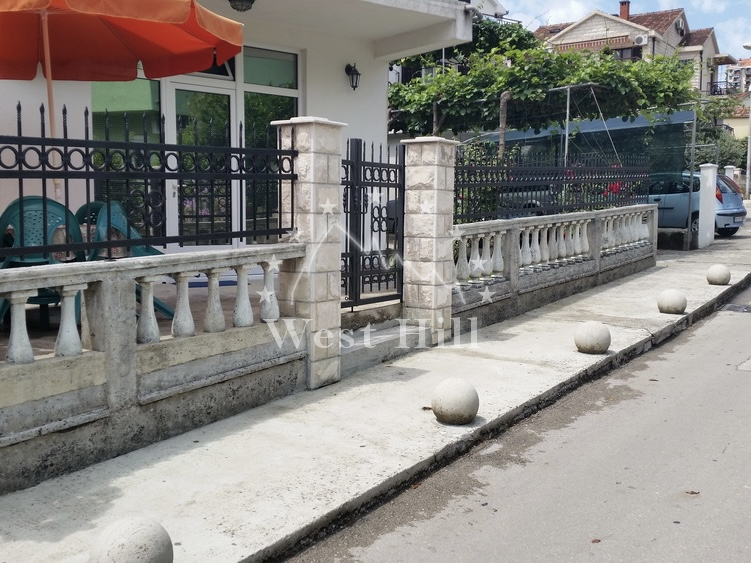 Этаж дома с участком рядом с морем