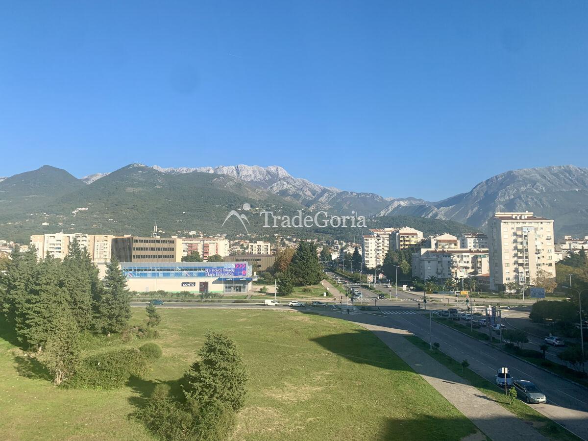 Просторная квартира 85 м² в центре города Бар с потрясающими видами на море и горы