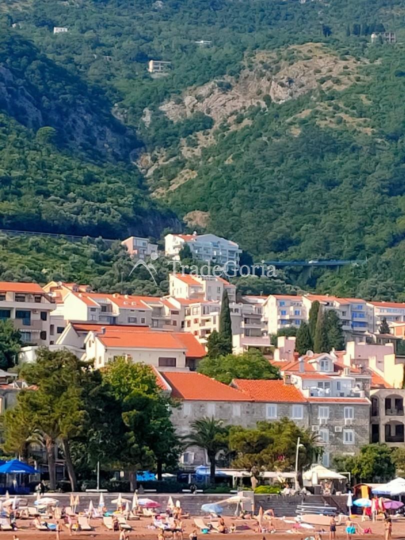 Geräumige Dreizimmerwohnung mit Meerblick in Petrovac
