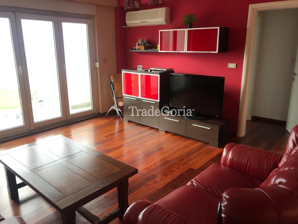 Geräumige Dreizimmerwohnung mit Meerblick in Petrovac