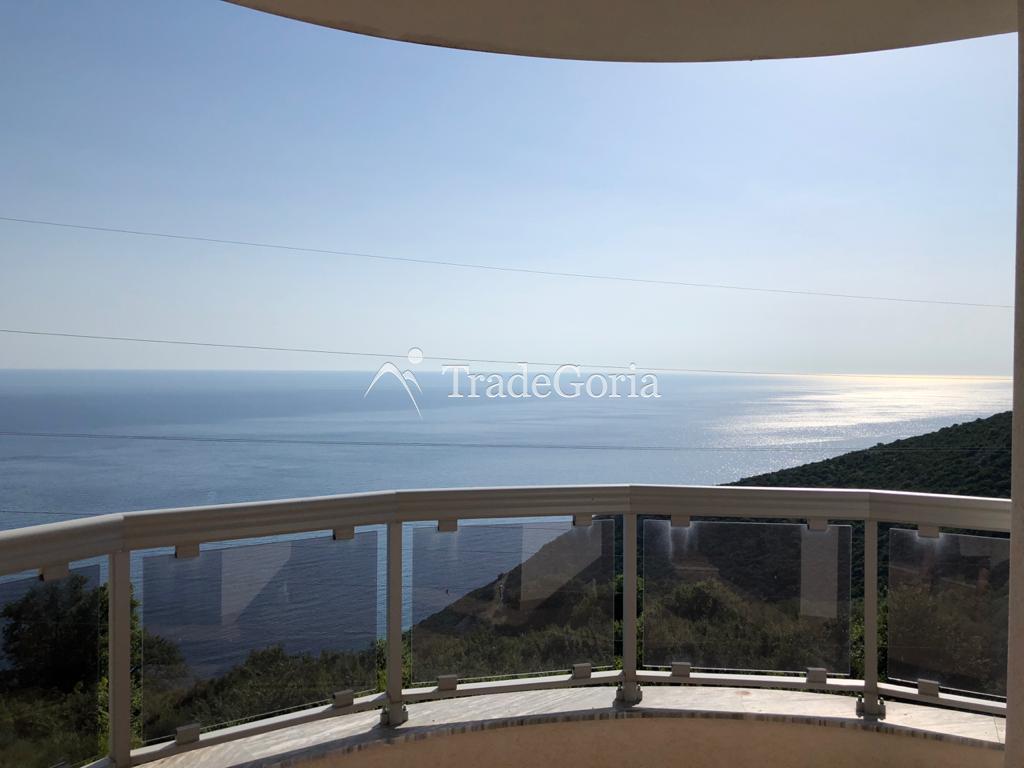 Geräumiges Apartment mit Panoramablick in einer Wohnanlage in Dobrye Vody
