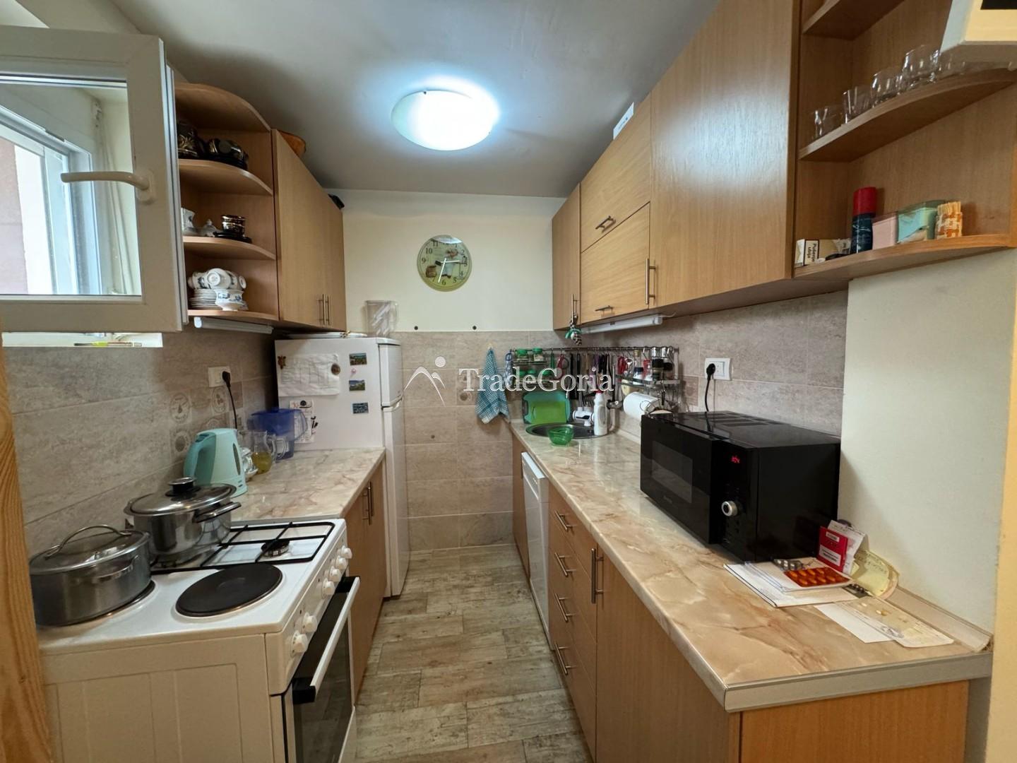 Spacious House + Apartments for Rent in Sutomore