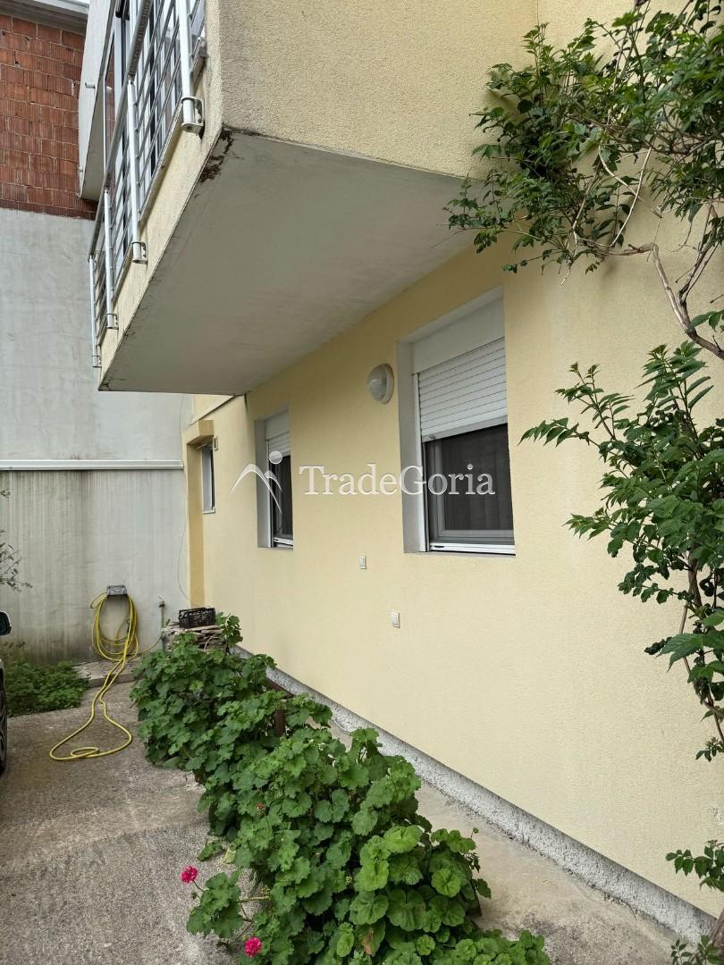 Spacious House + Apartments for Rent in Sutomore