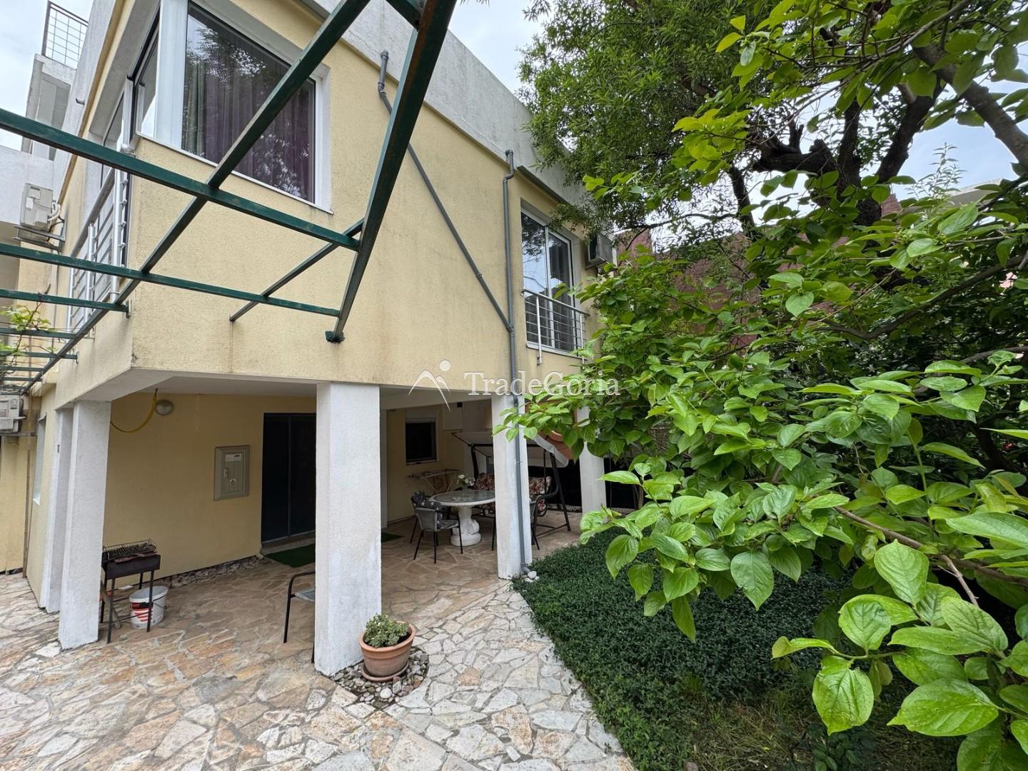 Spacious House + Apartments for Rent in Sutomore