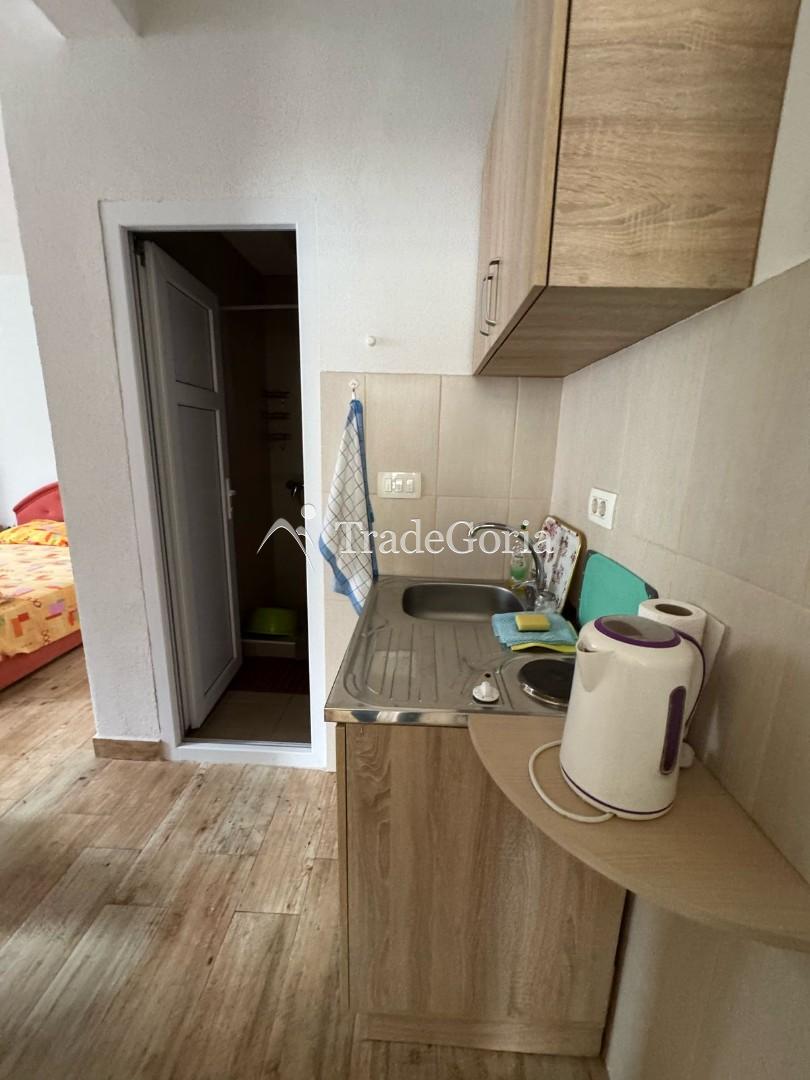 Spacious House + Apartments for Rent in Sutomore