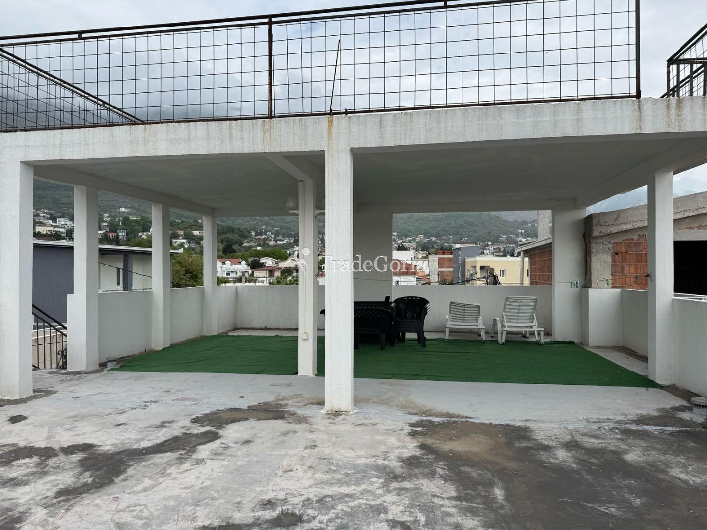 Spacious House + Apartments for Rent in Sutomore