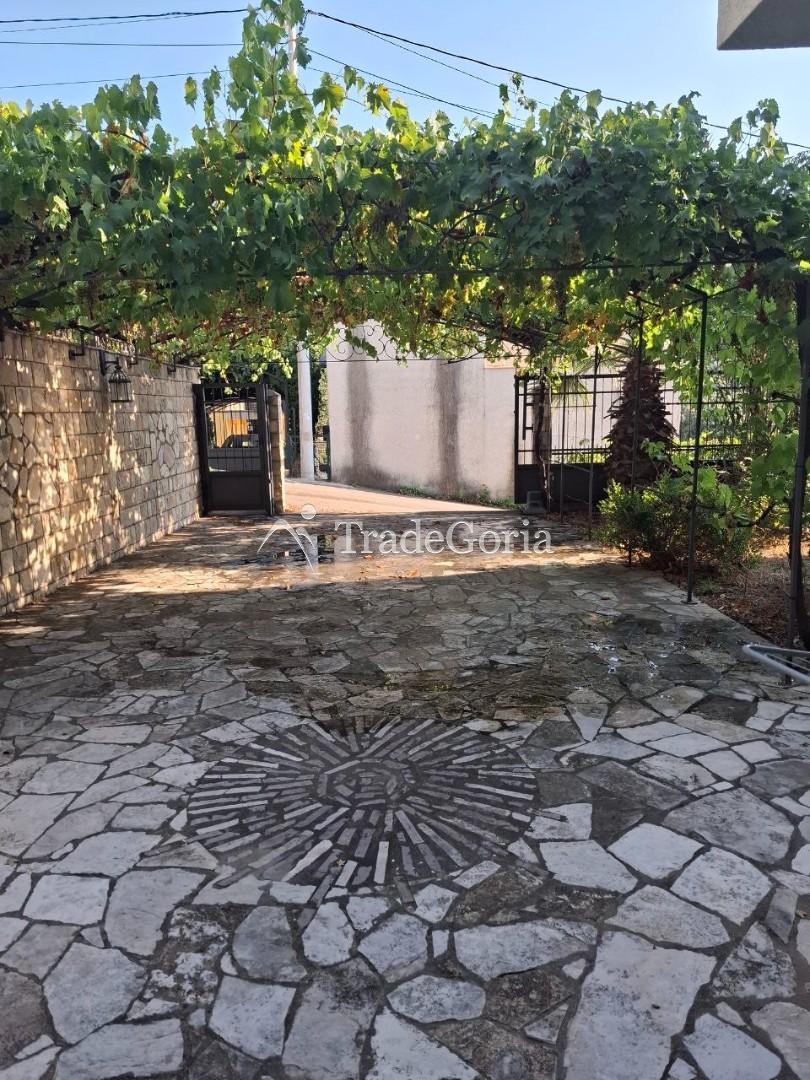 Spacious house 30 meters from the sea in Utjeha with a relaxation area and garden on the plot