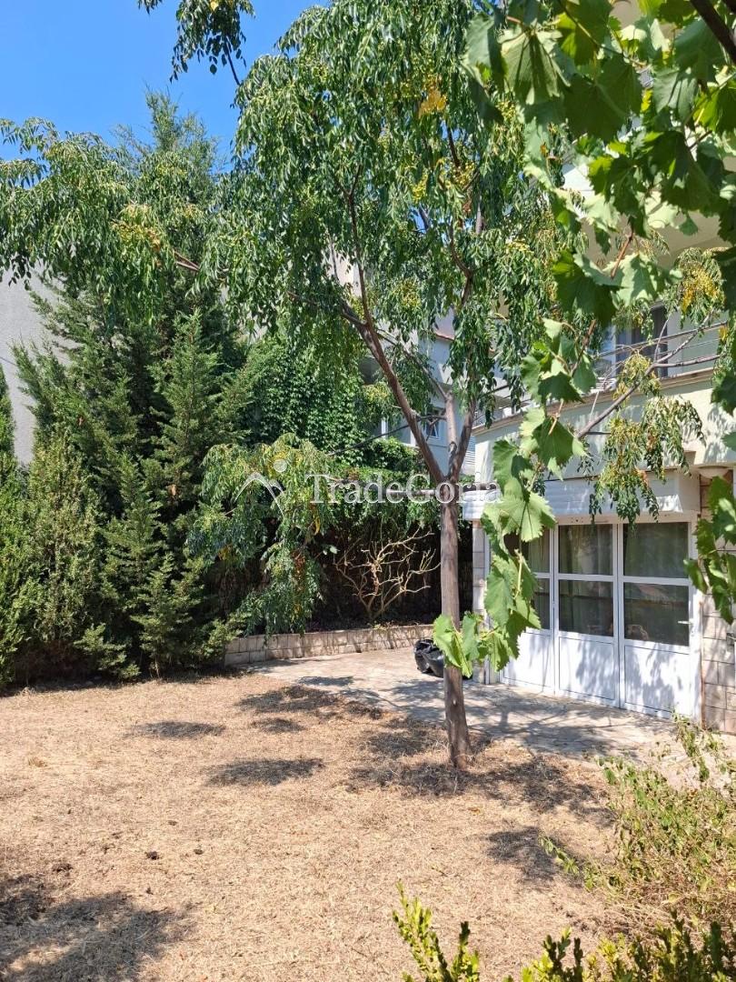 Spacious house 30 meters from the sea in Utjeha with a relaxation area and garden on the plot