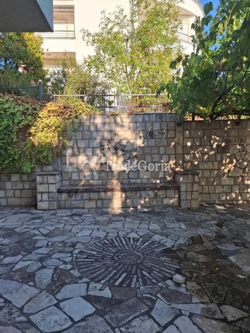 Spacious house 30 meters from the sea in Utjeha with a relaxation area and garden on the plot