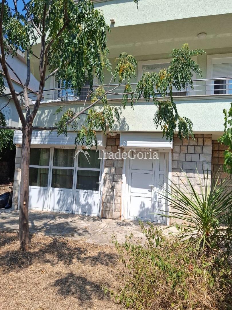 Spacious house 30 meters from the sea in Utjeha with a relaxation area and garden on the plot