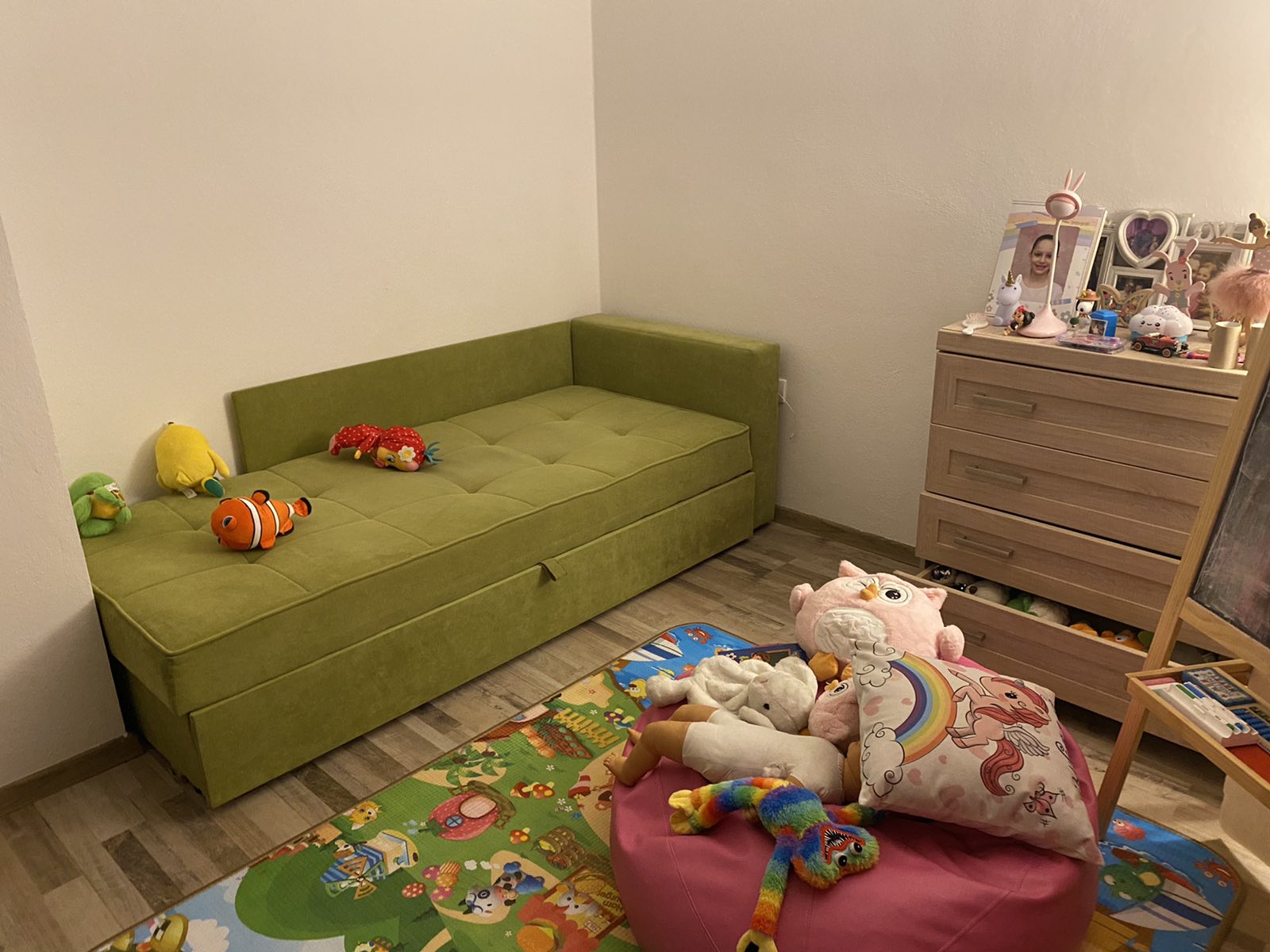 Mieten Sie 2 Zimmer mit 170m2 Fläche mit Bergblick