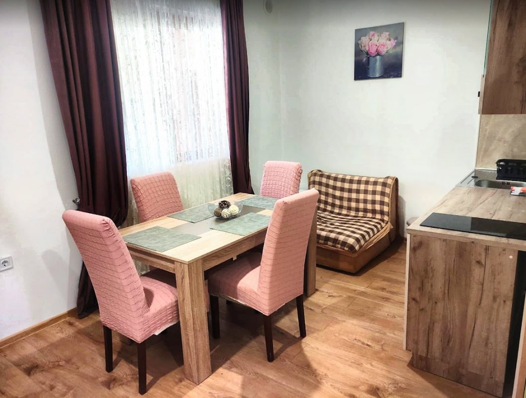 Erdgeschosswohnung mit Terrasse, 600 m zum Strand