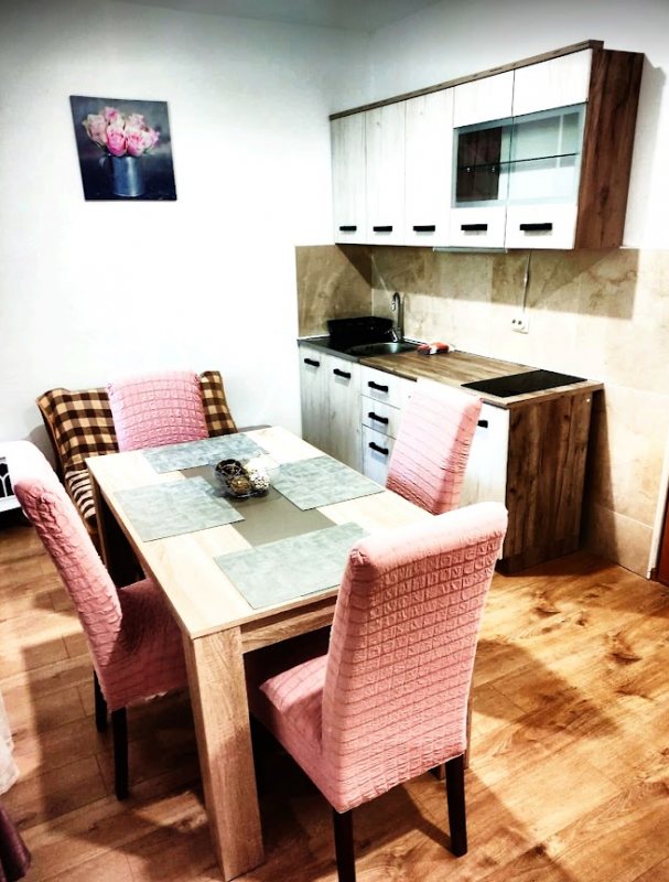 Erdgeschosswohnung mit Terrasse, 600 m zum Strand