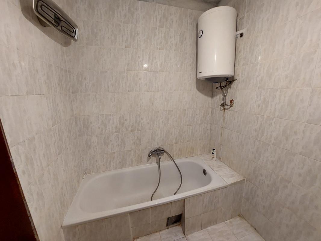 Miete eine 2-Zimmer-Wohnung in Meeresnähe in einer Bar.