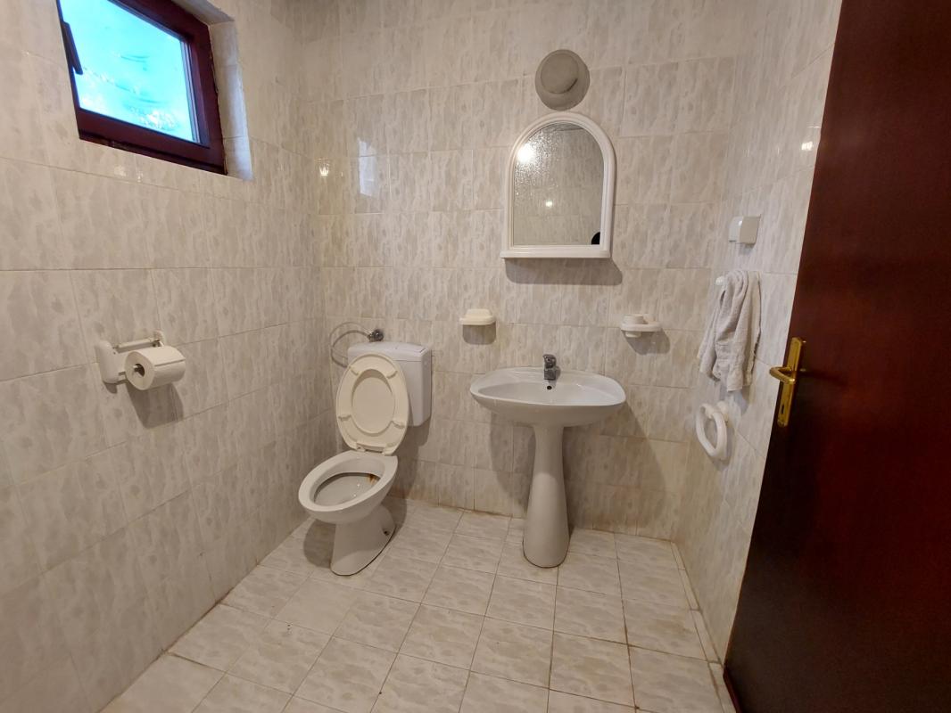 Miete eine 2-Zimmer-Wohnung in Meeresnähe in einer Bar.