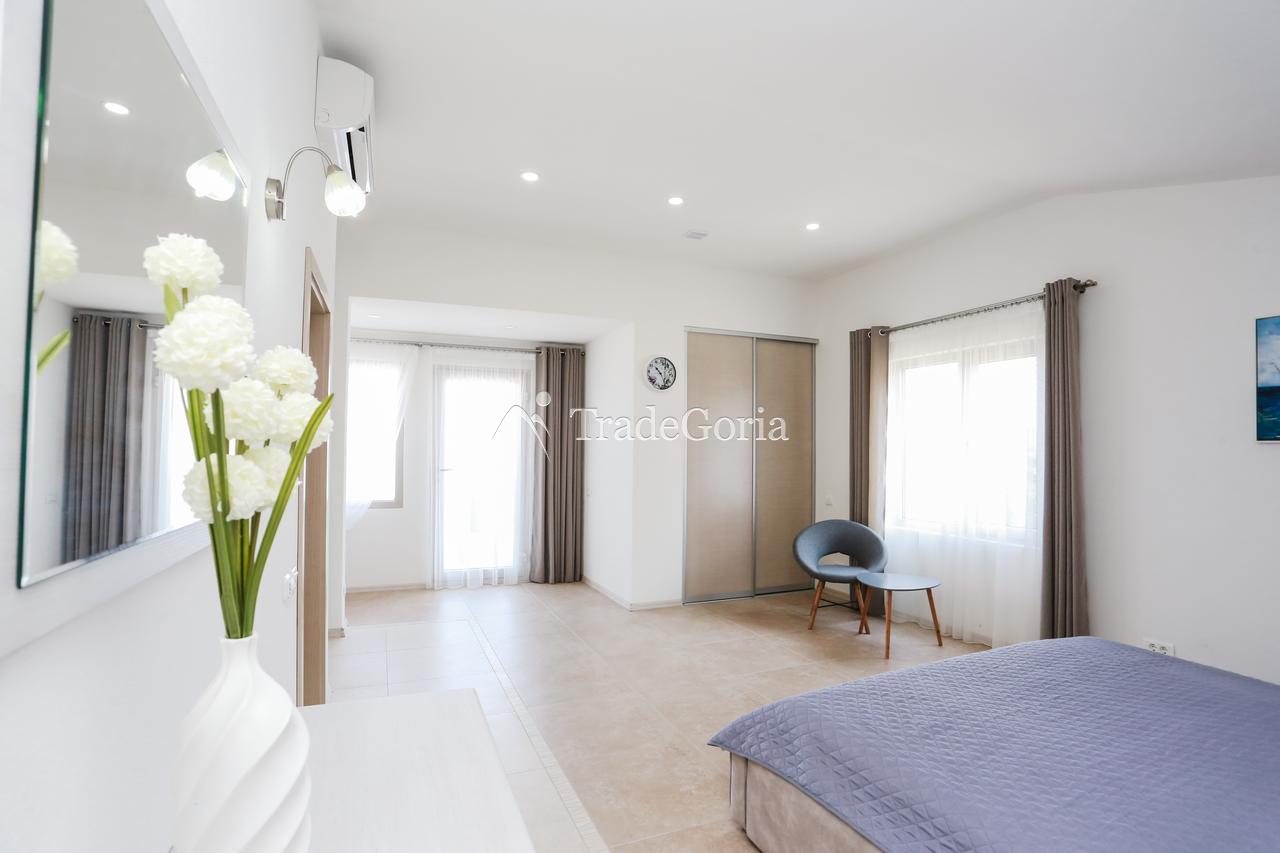 Luxury villa in Utjeha on the first line of the sea with a private beach.
