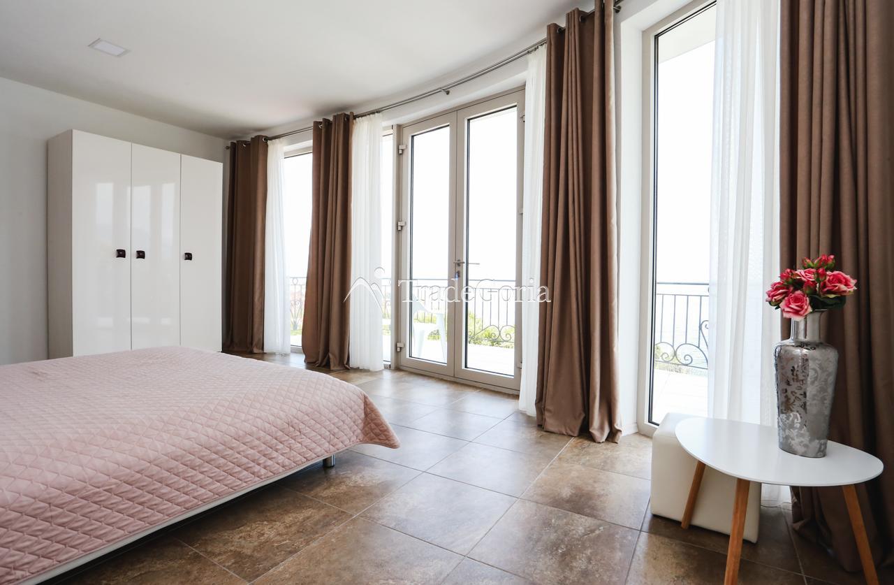 Luxury villa in Utjeha on the first line of the sea with a private beach.