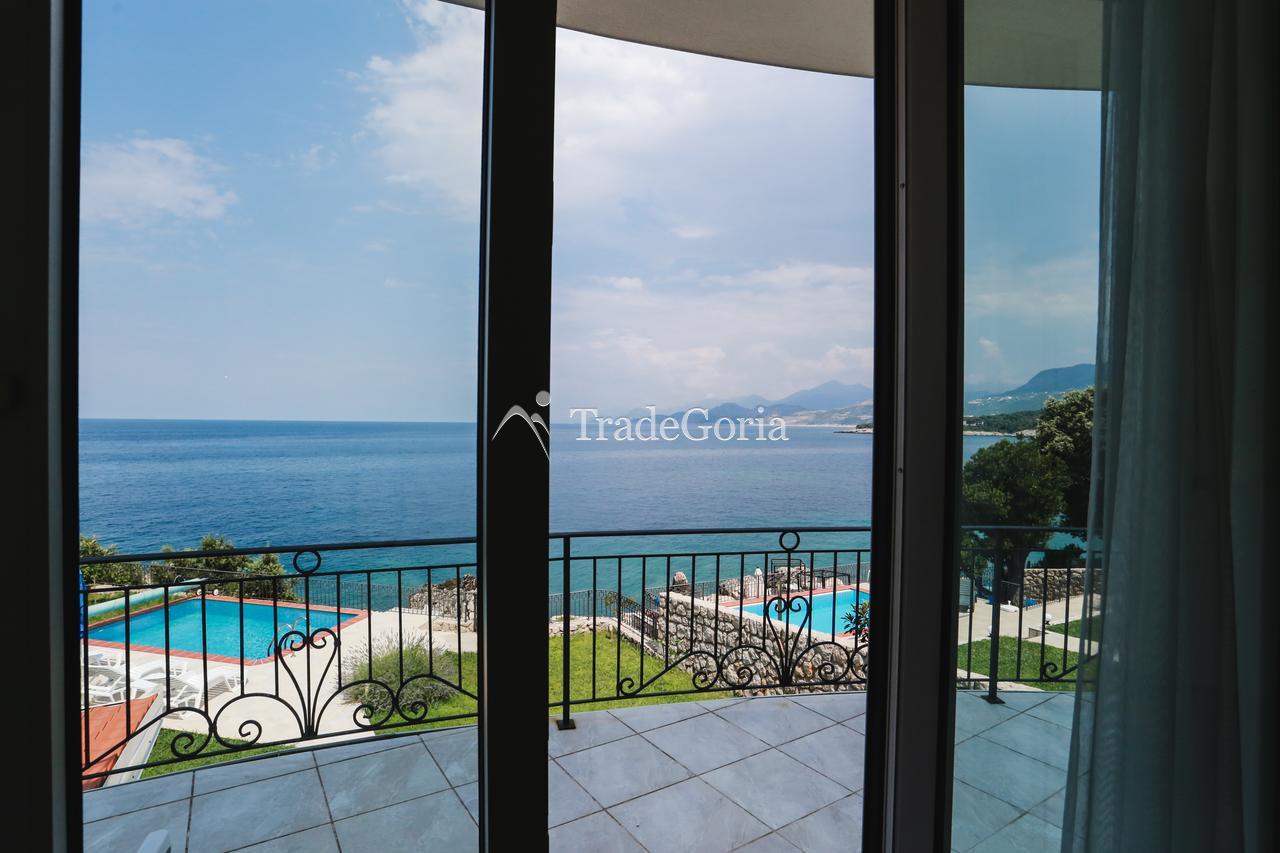 Luxury villa in Utjeha on the first line of the sea with a private beach.