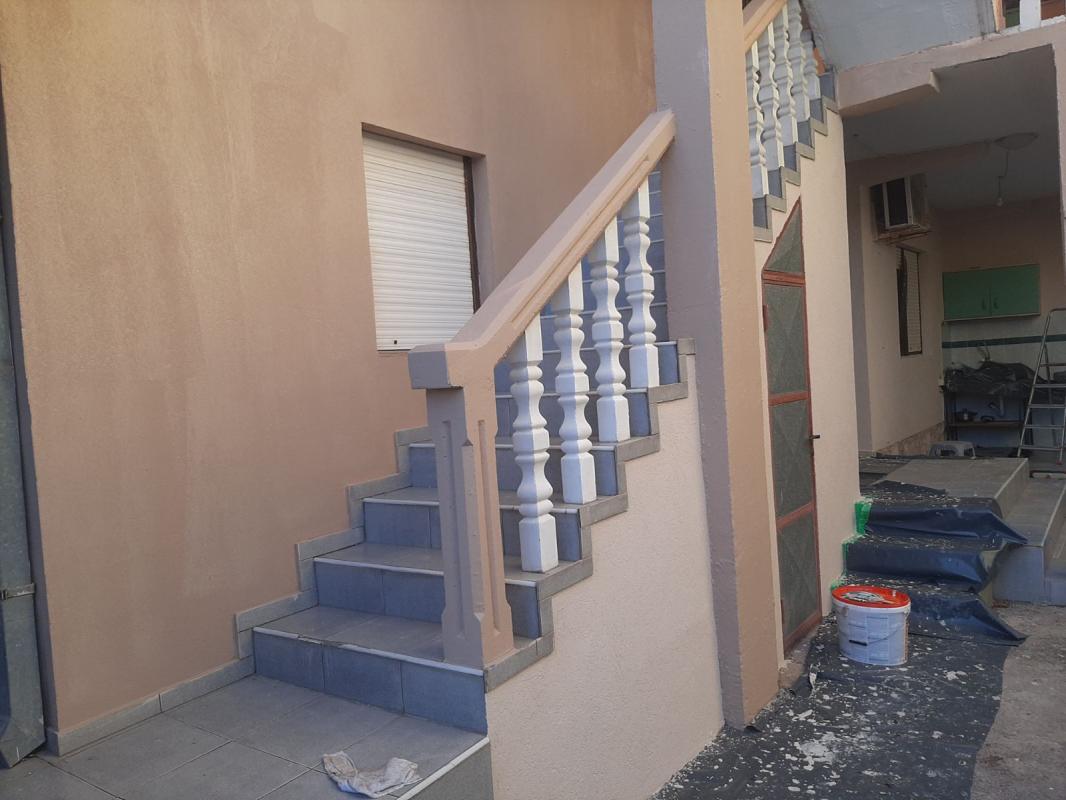 Sale of a house with apartments for rent in Sutomore, Bar.