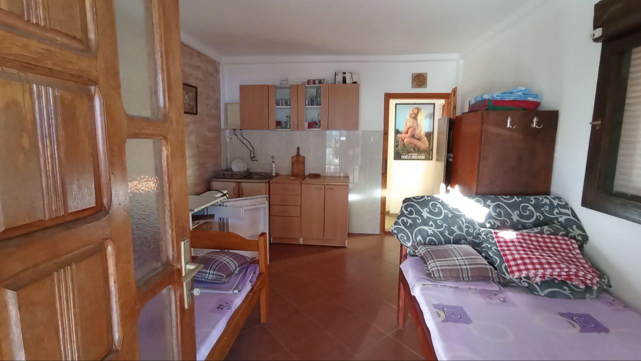 Sale of a house with apartments for rent in Sutomore, Bar.