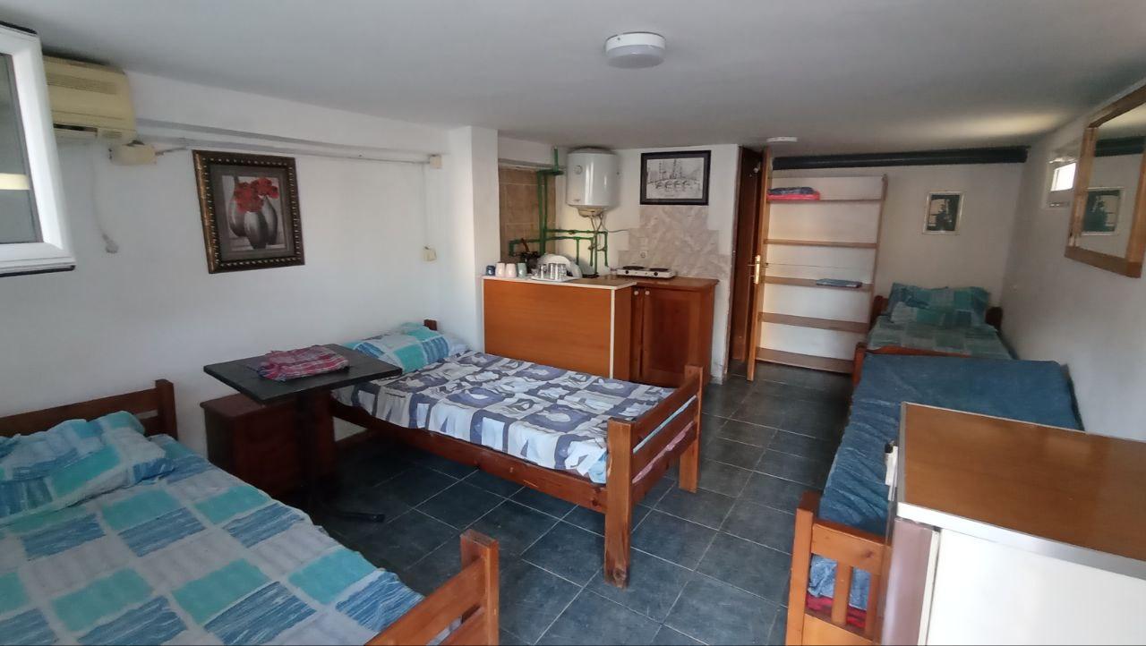 Sale of a house with apartments for rent in Sutomore, Bar.