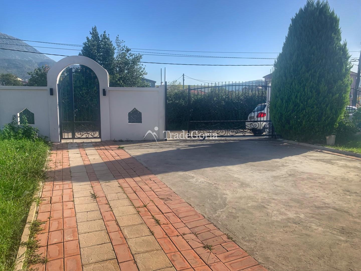 For Rent: First floor of a private house with three bedrooms in Belishi, Barskaya Riviera