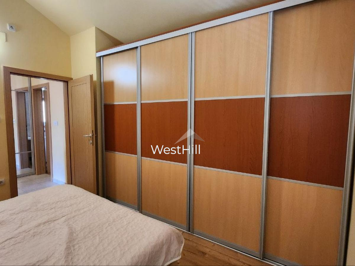 Sea-view apartment in Djenovici, near Porto Novi