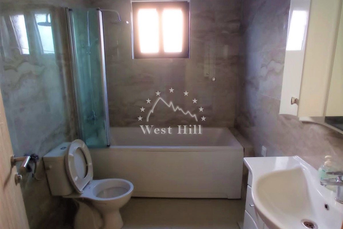 Moderna vila blizu centra Igala sa panoramskim pogledom na more