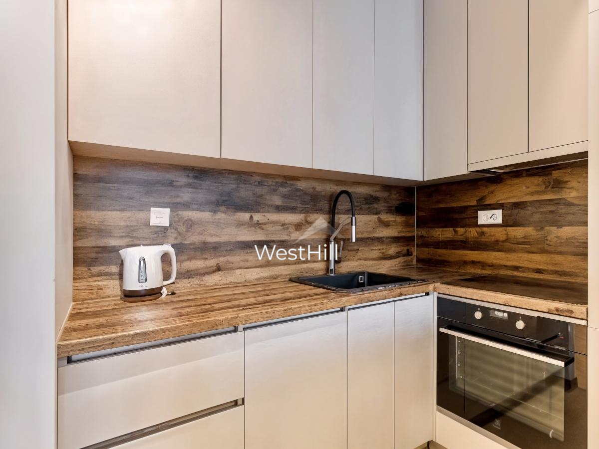 Stan na obali mora u Rafailovićima - 57 m² + 10 m² terasa
