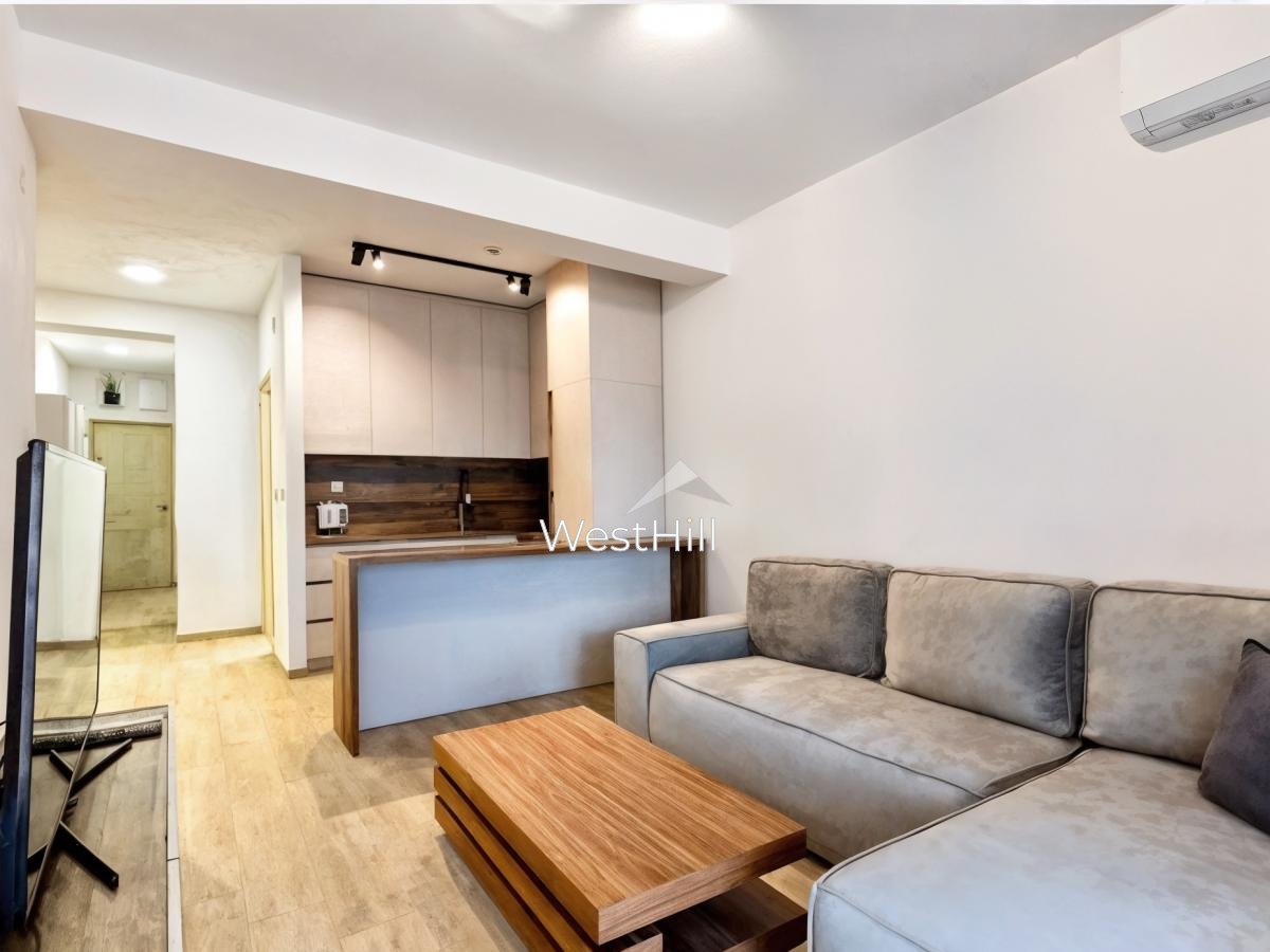 Stan na obali mora u Rafailovićima - 57 m² + 10 m² terasa