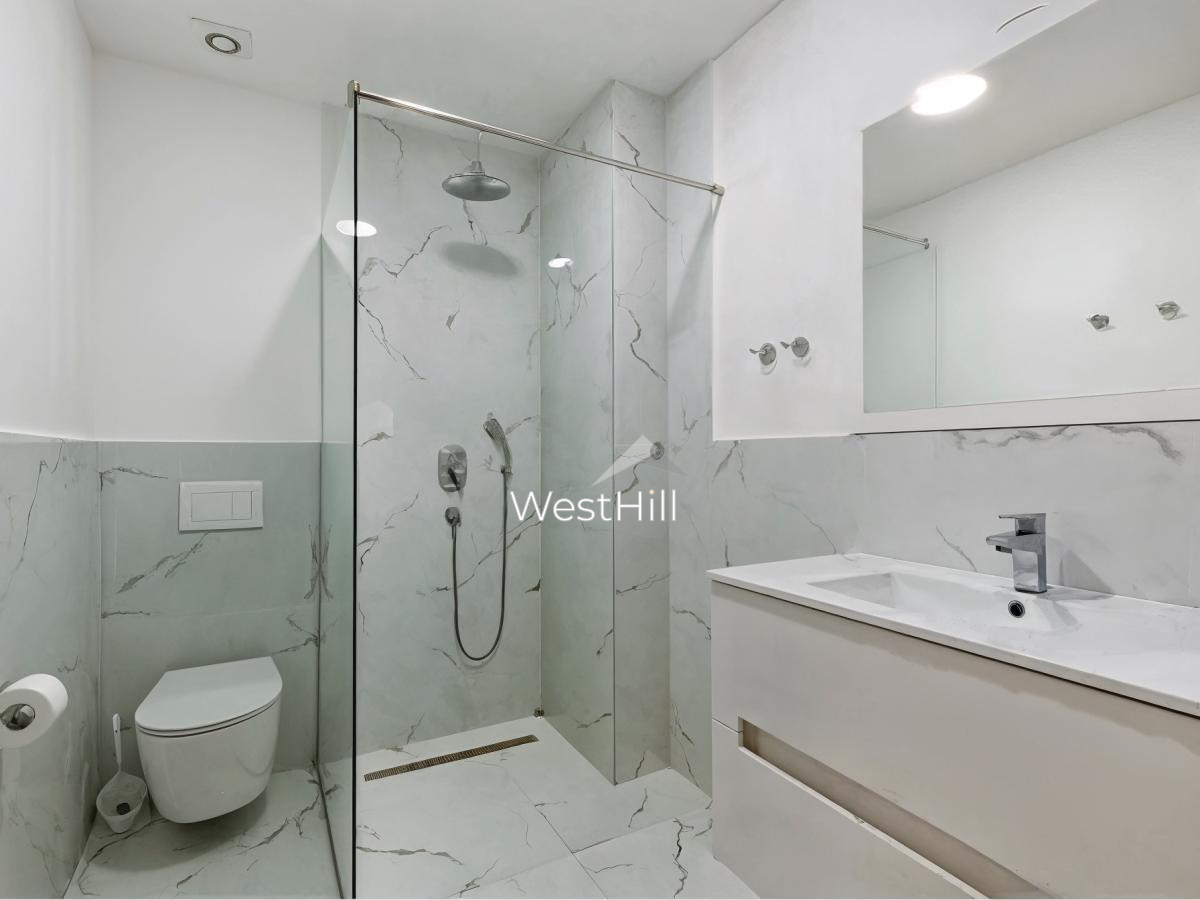 Stan na obali mora u Rafailovićima - 57 m² + 10 m² terasa