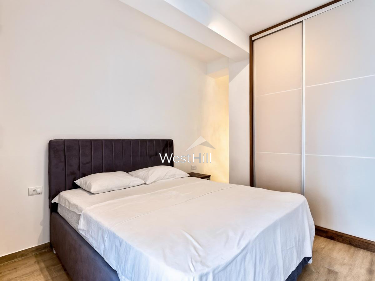 Stan na obali mora u Rafailovićima - 57 m² + 10 m² terasa